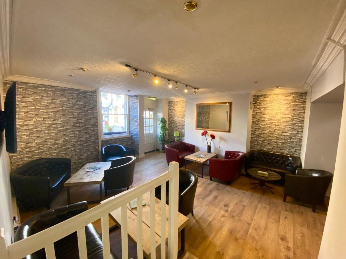 Hotel The County - Self Check-in, Ultra Fast Wi-fi, Free Parking, Location 3*