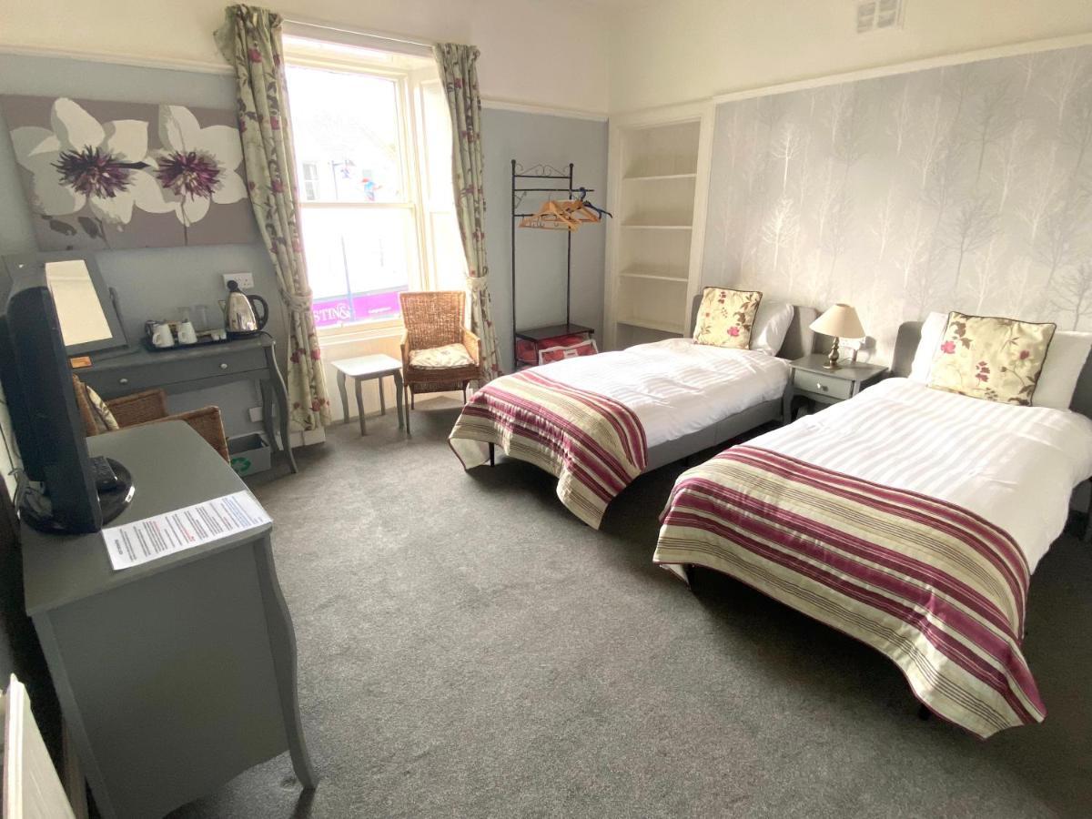 Hotel The County - Self Check-in, Ultra Fast Wi-fi, Free Parking, Location