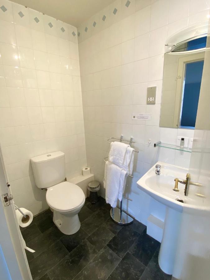 The County - Self Check-in, Ultra Fast Wi-fi, Free Parking, Location 3* Selkirk