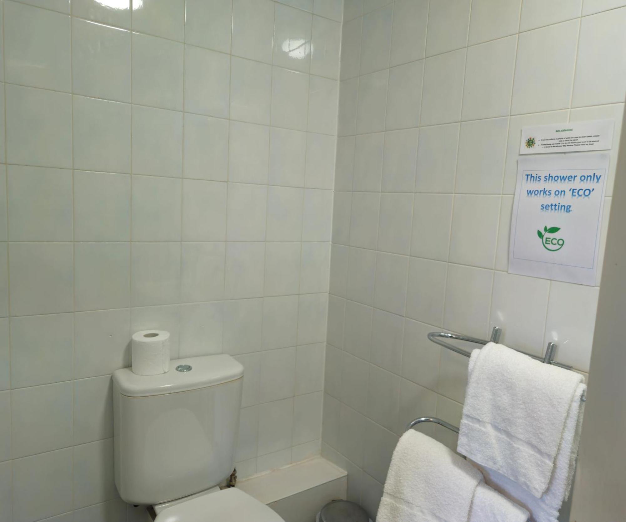 The County - Self Check-in, Ultra Fast Wi-fi, Free Parking, Location 3* Selkirk
