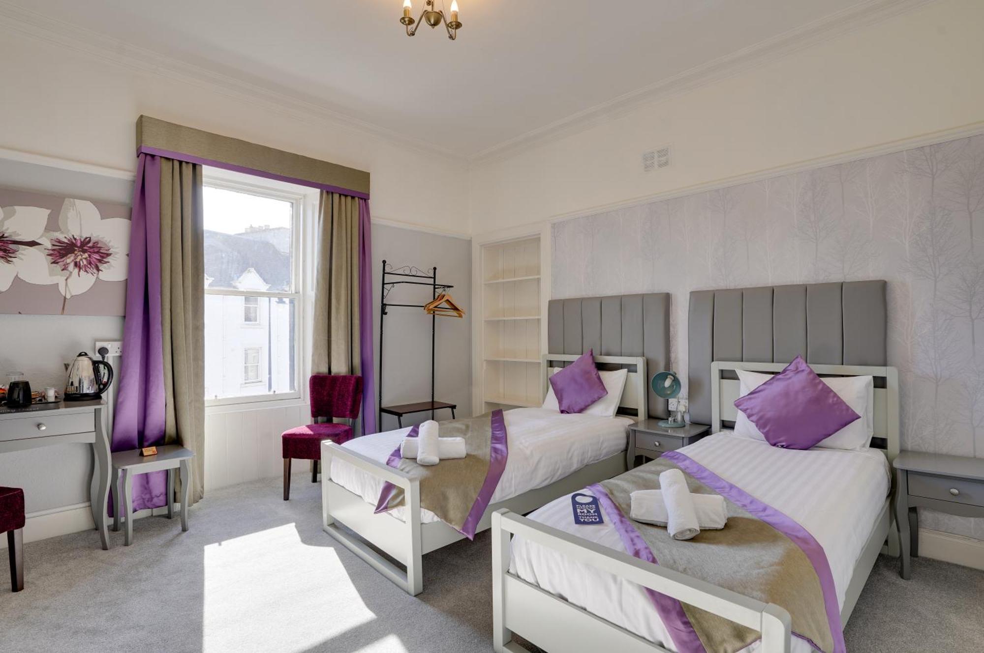 The County - Self Check-in, Ultra Fast Wi-fi, Free Parking, Location 3* Selkirk