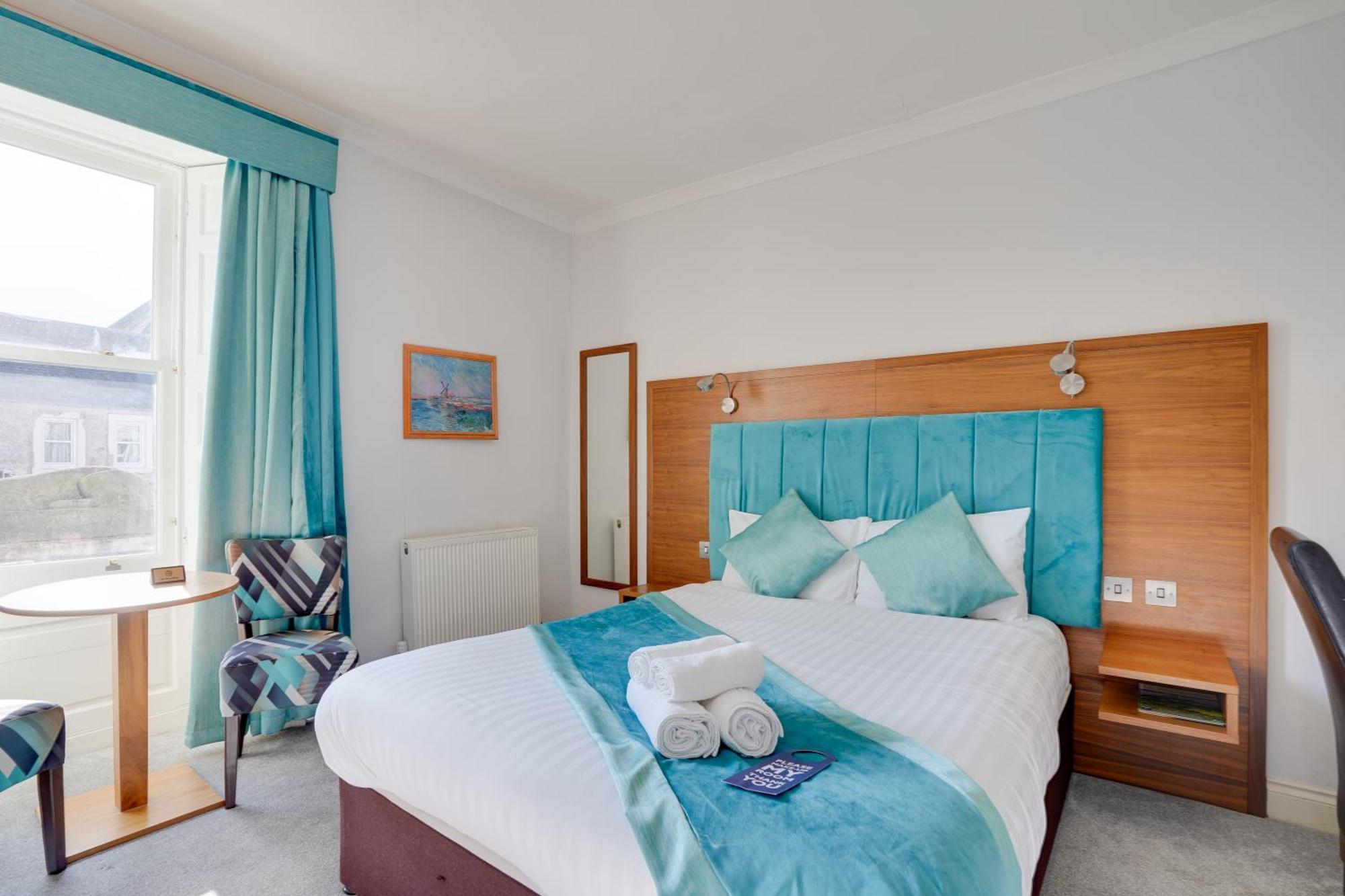Hotel The County - Self Check-in, Ultra Fast Wi-fi, Free Parking, Location 3*