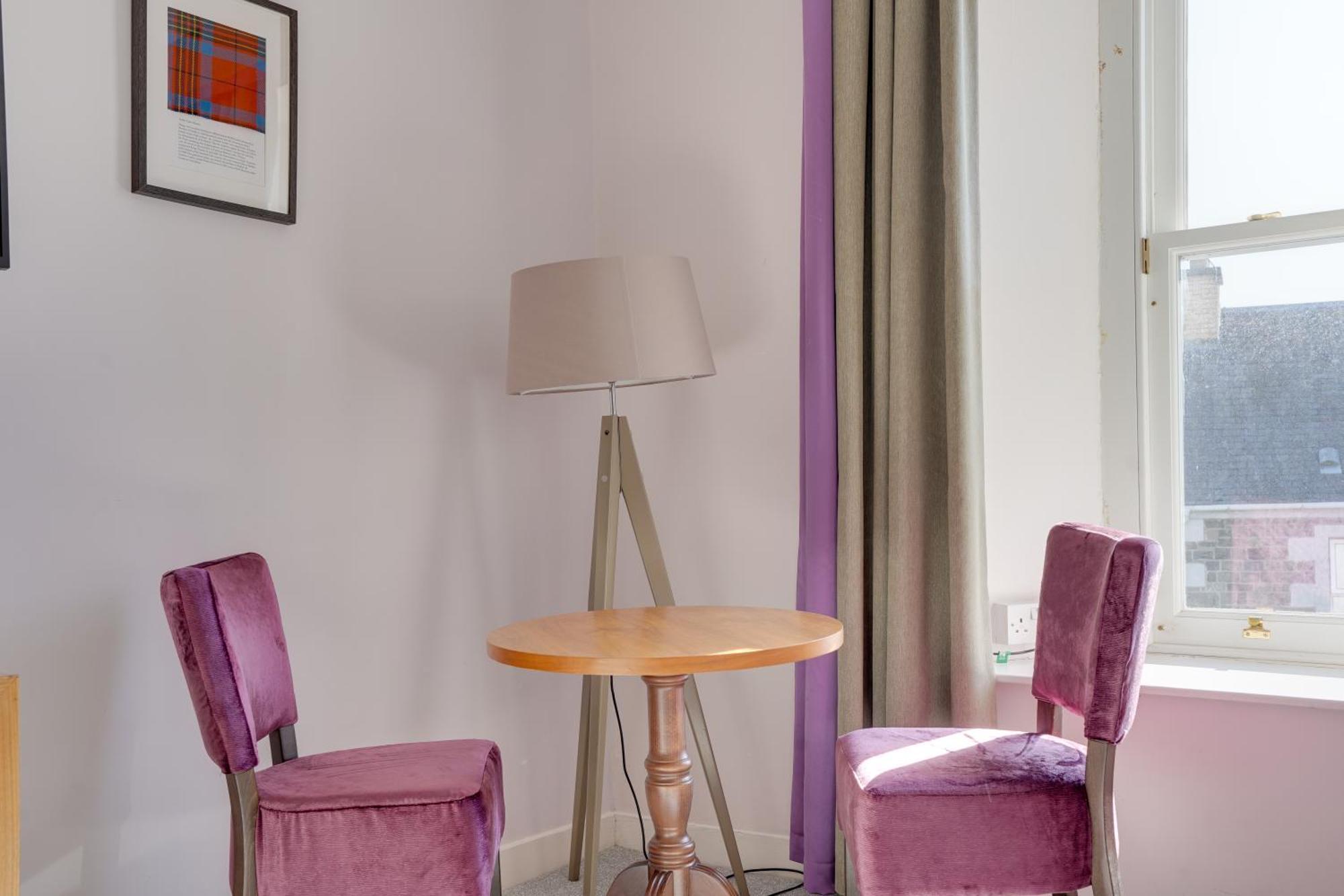 The County - Self Check-in, Ultra Fast Wi-fi, Free Parking, Location Hotel