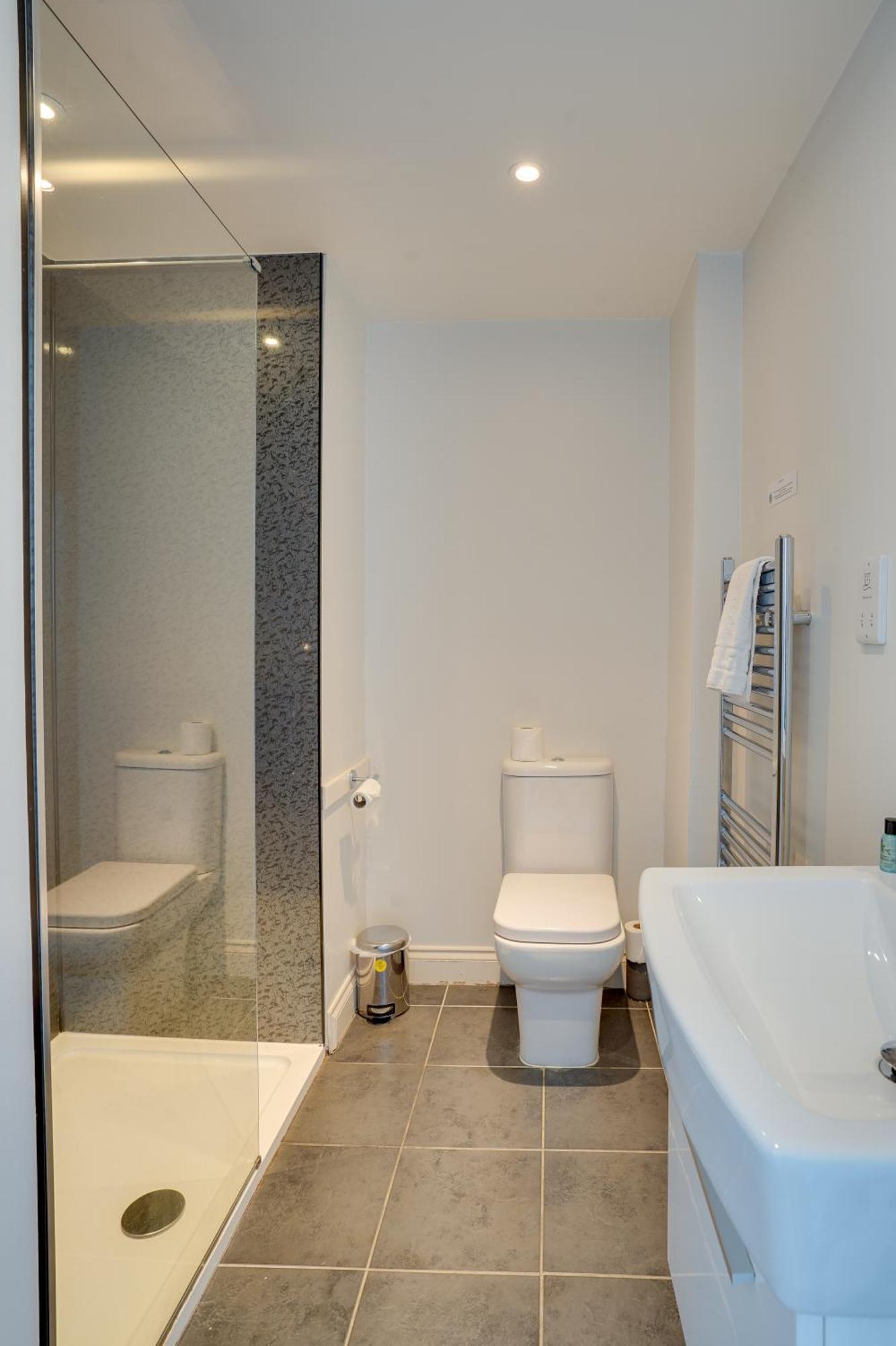 The County - Self Check-in, Ultra Fast Wi-fi, Free Parking, Location Hotel Selkirk